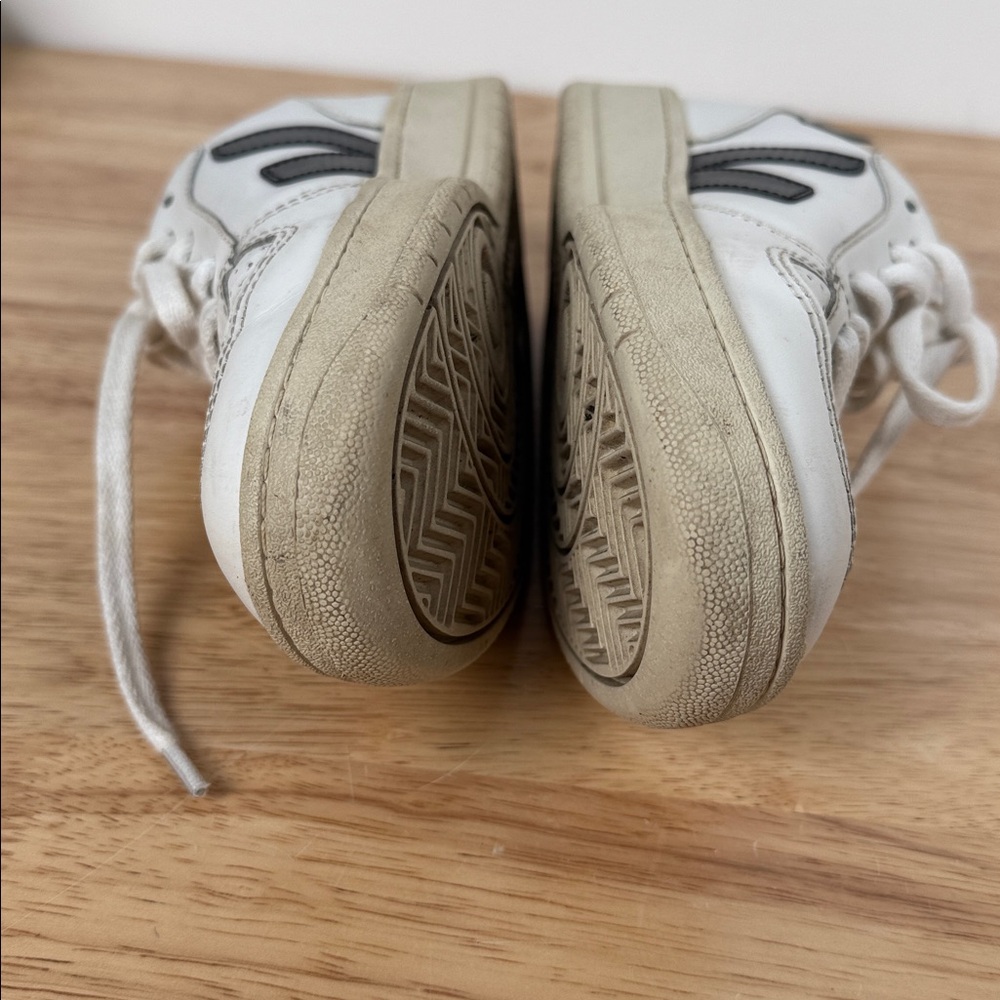 Veja White Black Casual Sneakers - Picture 13 of 16